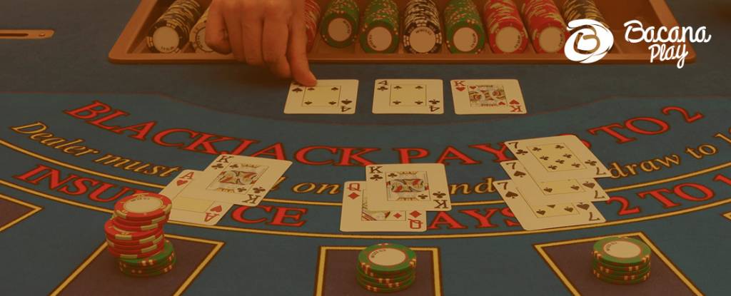SIMPLE BLACKJACK TABLE WITH A COUPLE OF HANDS