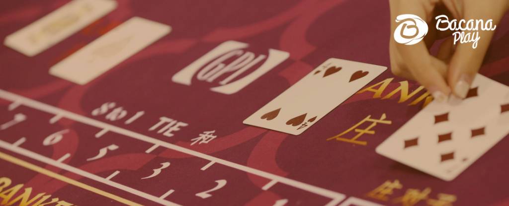 IMAGE OF A 3 CARD HAND SITUATION IN BACCARAT