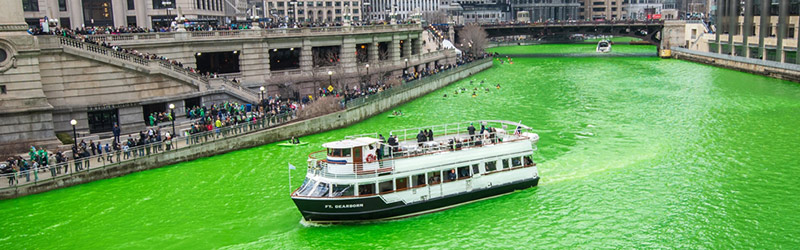 Rio Chicago verde no Dia de St Patrick